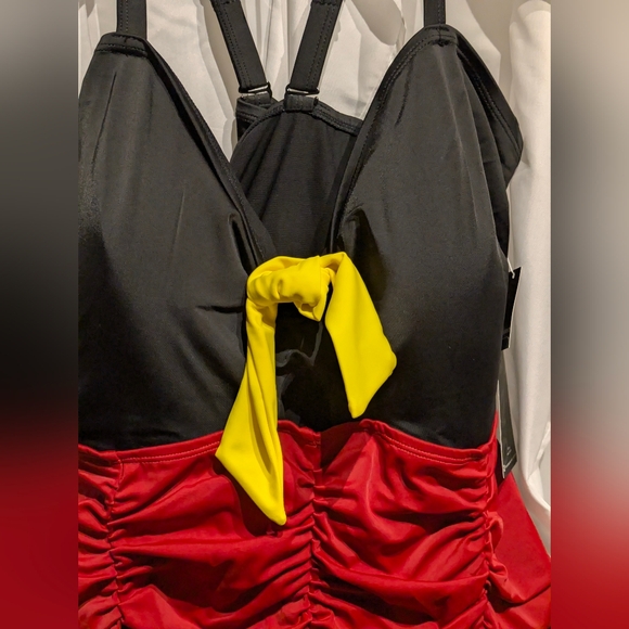 C5 NWT Torrid X Disney Mickey Mouse Bathing Suit Sz 4 D/DD - Picture 3 of 14